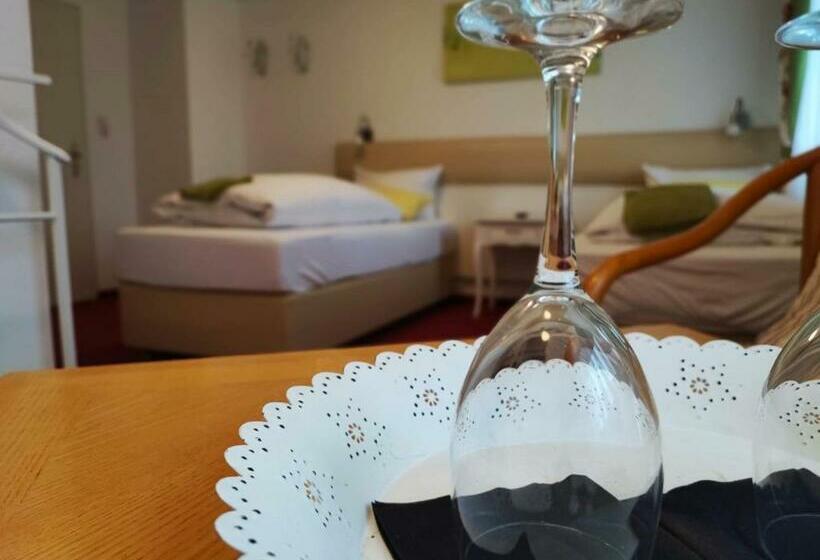 스탠다드 룸, Room In Guest Room  Pension Forelle  Double Room No01