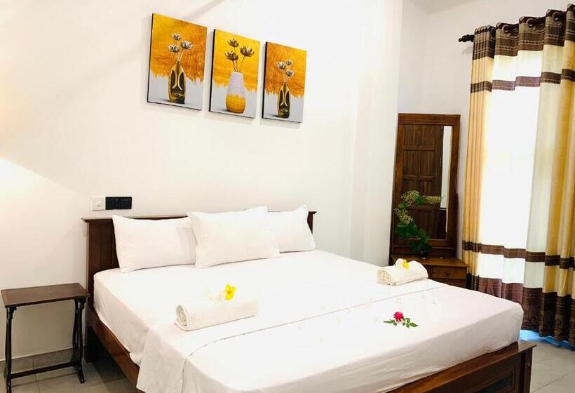 Номер Deluxe, Kavin Beach Hotel Hikkaduwa
