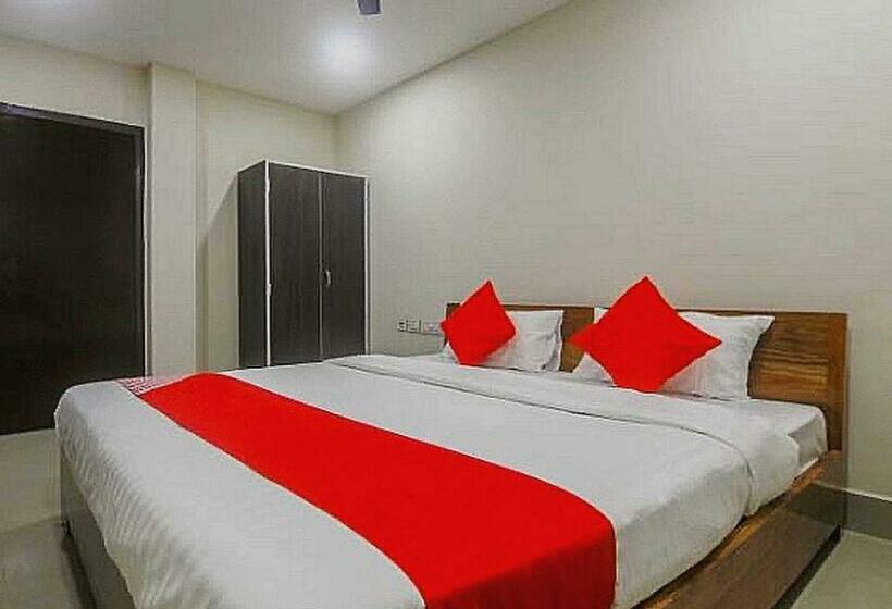 اتاق کلاسیک سه تخته, Adhikary Homestay