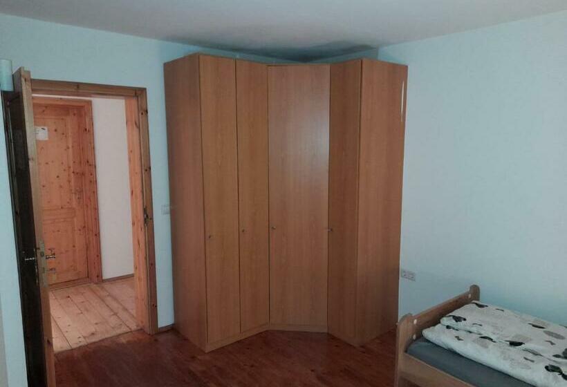Номер Стандарт, Schwalbenhof