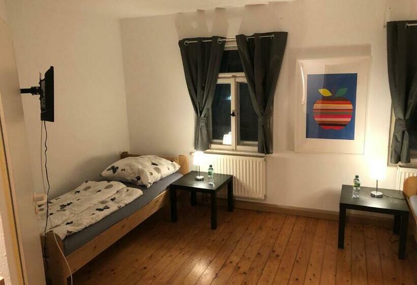 Номер Стандарт, Schwalbenhof