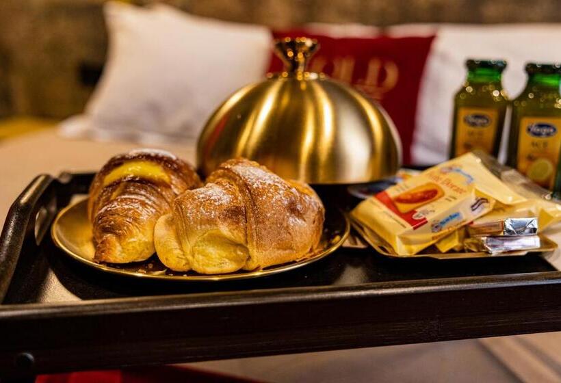اتاق لوکس با تخت بزرگ, Gold Suite&spa