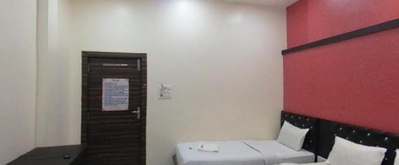 اتاق لوکس سه تخته, Naman Palace Ujjain