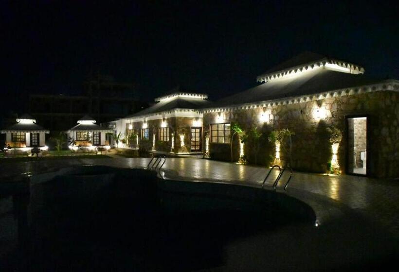 带大床的豪华间, Ananda Resort