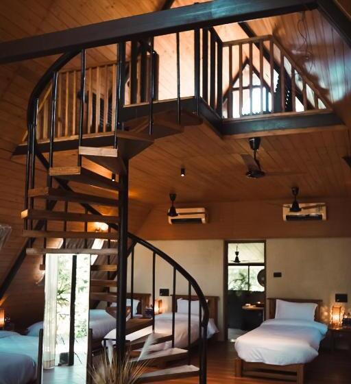 高级家庭房间, La Selva Resort, Pench National Park