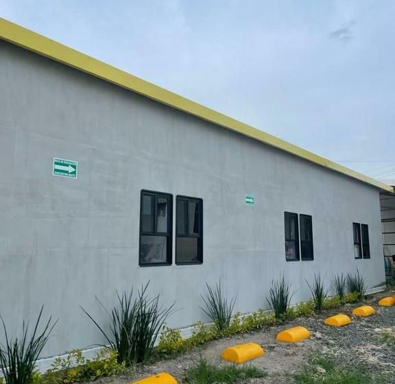 エコノミールーム, Check Inn Hostal Aeropuerto Gdl