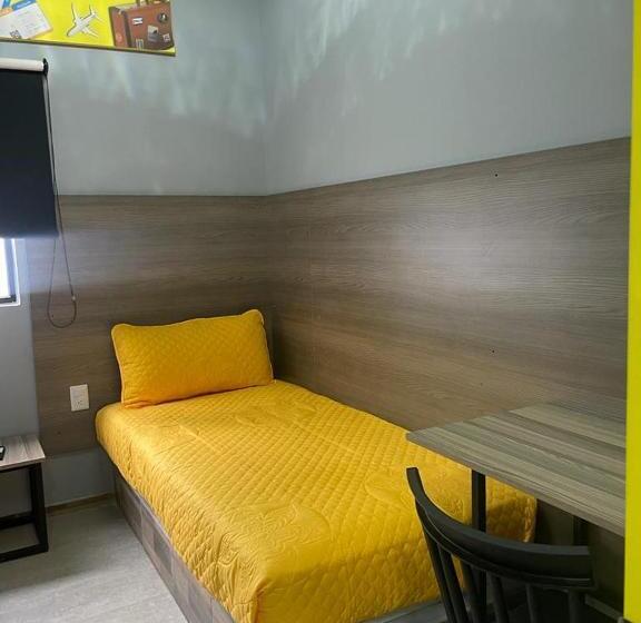 バスルーム共有のシングルスタンダード, Check Inn Hostal Aeropuerto Gdl