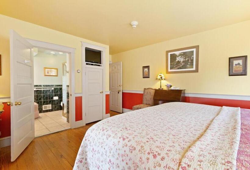 Номер Deluxe Кровать Кинг, After Eight Bed And Breakfast