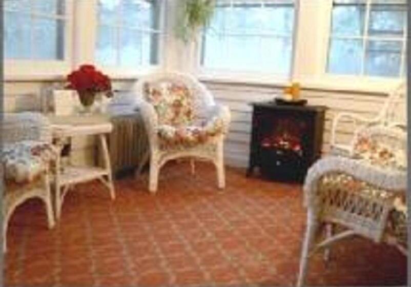 스위트, Brookview Manor Inn