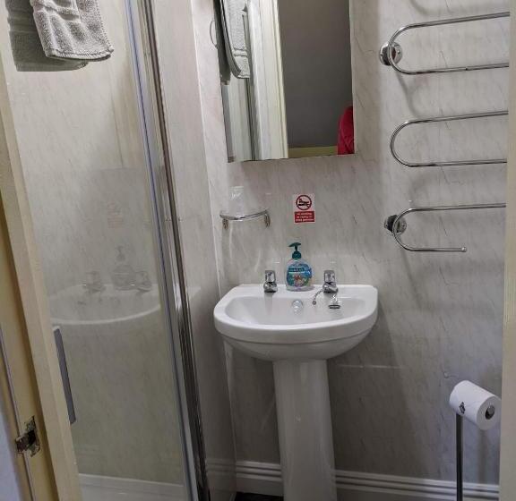 Номер Стандарт Индивидуальный, Kingswinford Guest House