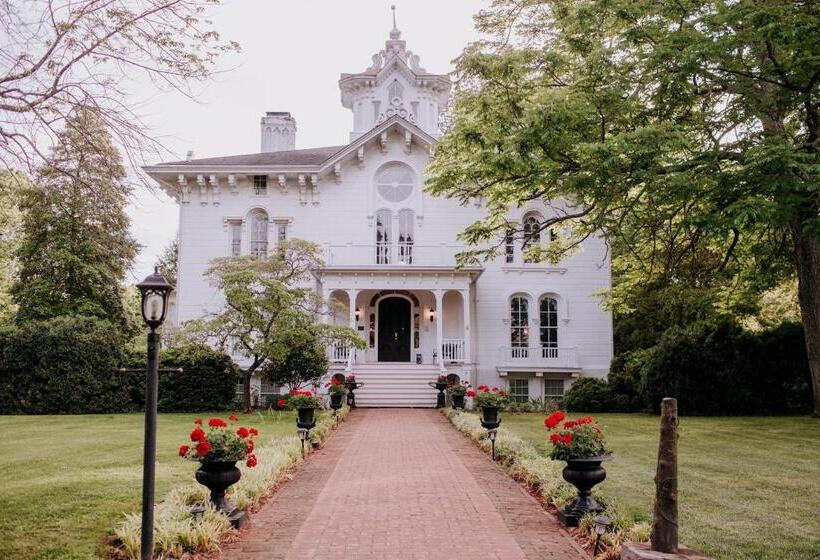 Номер Стандарт, Mayhurst Estate
