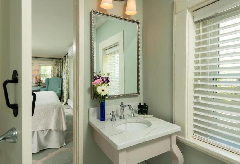 Номер Deluxe Кровать Кинг, The Inn At Yarmouth Port