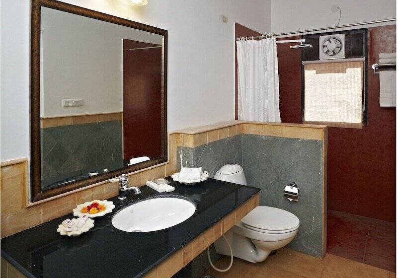 اتاق لوکس, Dhawala Resort By Aamod