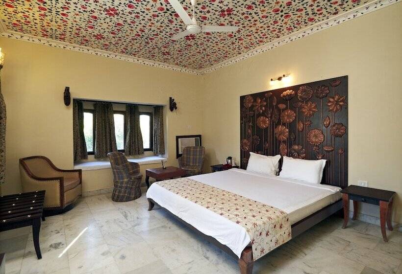 اتاق لوکس, Dhawala Resort By Aamod