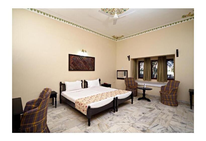اتاق لوکس, Dhawala Resort By Aamod