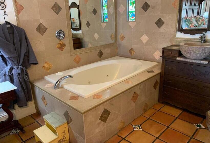 Люкс Кровать Кинг, Chantico Inn