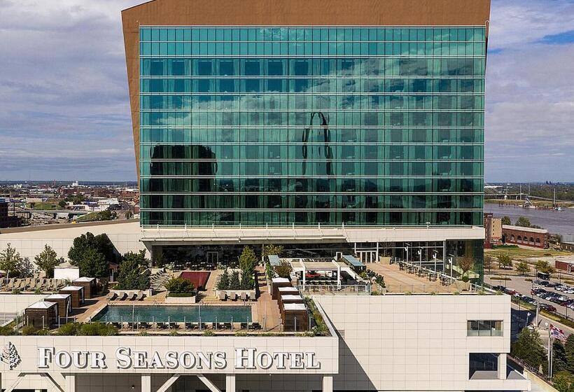 스탠다드 룸 킹사이즈 침대, Four Seasons  St Louis