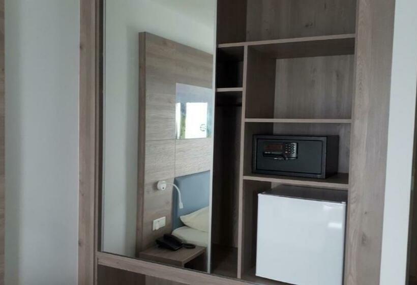 Quarto Estandar Vista Mar, Karousos Beach Rooms