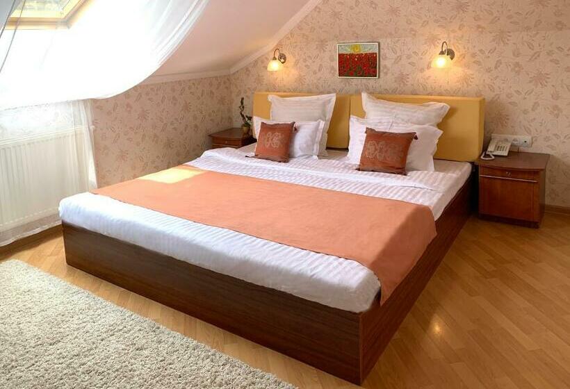 1 Bedroom Penthouse Apartment, Penthouse Apartment In Hotel Eney