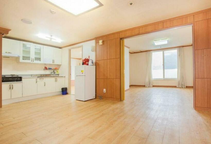 Семейный Номер, Bugok Ilsung Condo