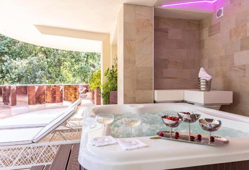 Люкс, Paradiso Hotel Bovelacci