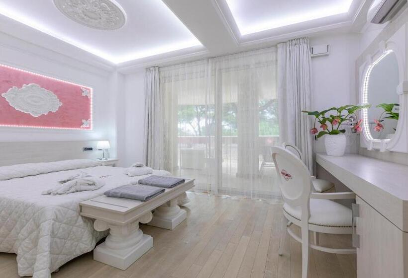 Полулюкс, Paradiso Hotel Bovelacci