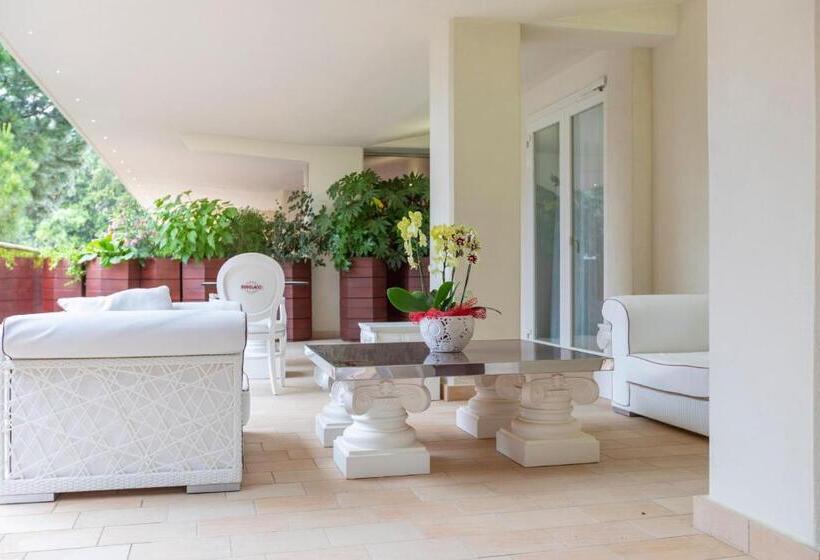 Полулюкс, Paradiso Hotel Bovelacci