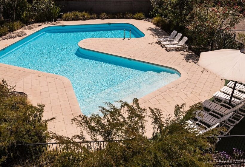 Апартаменты 1 Спальня Вид на Бассейн, Coast Resort Merimbula
