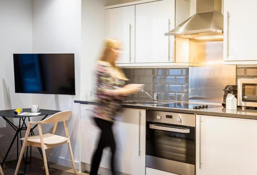 Студия Стандарт, Aparthotel Adagio London Brentford