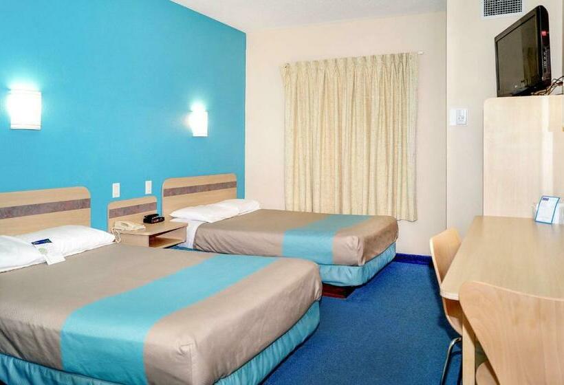 四人标准间, Motel 6peterborough, On