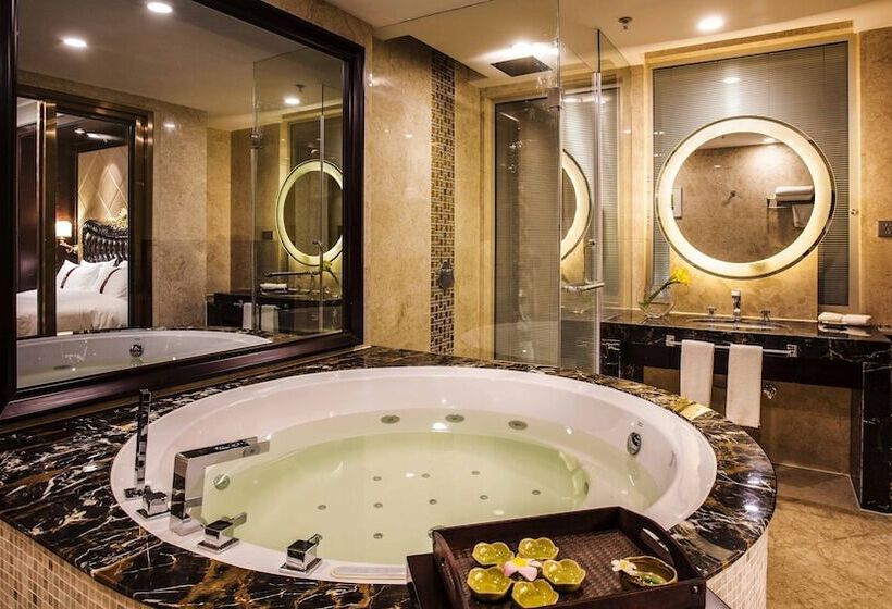 Номер Премиум, Holiday Inn Nanchang Riverside By Ihg