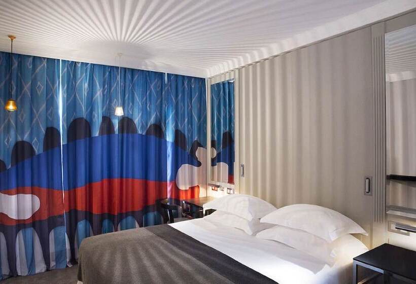 Quarto Executivo, Les Matins De Paris & Spa