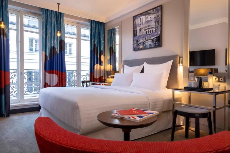 Quarto Superior, Les Matins De Paris & Spa