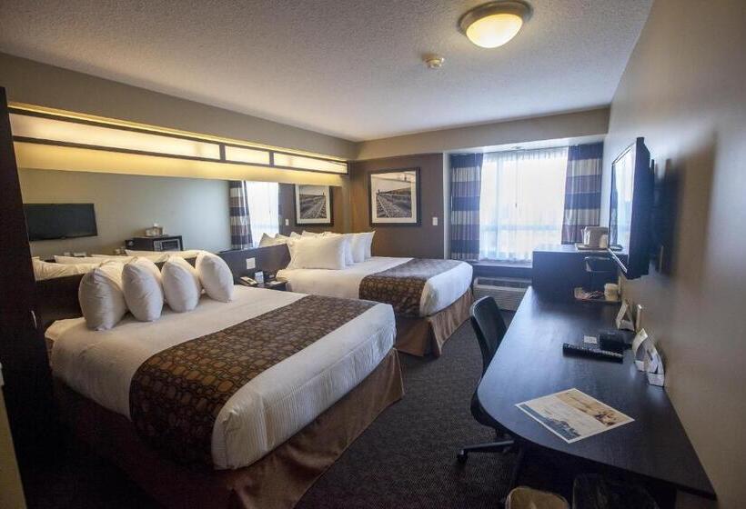 Номер бизнес-класса, Microtel Inn & Suites By Wyndham Whitecourt
