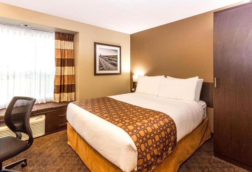 Номер Стандарт, Microtel Inn & Suites By Wyndham Whitecourt