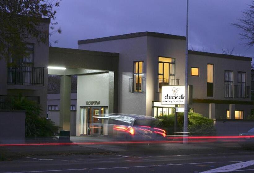 Студия Стандарт, Chancellor Motor Lodge And Conference Centre