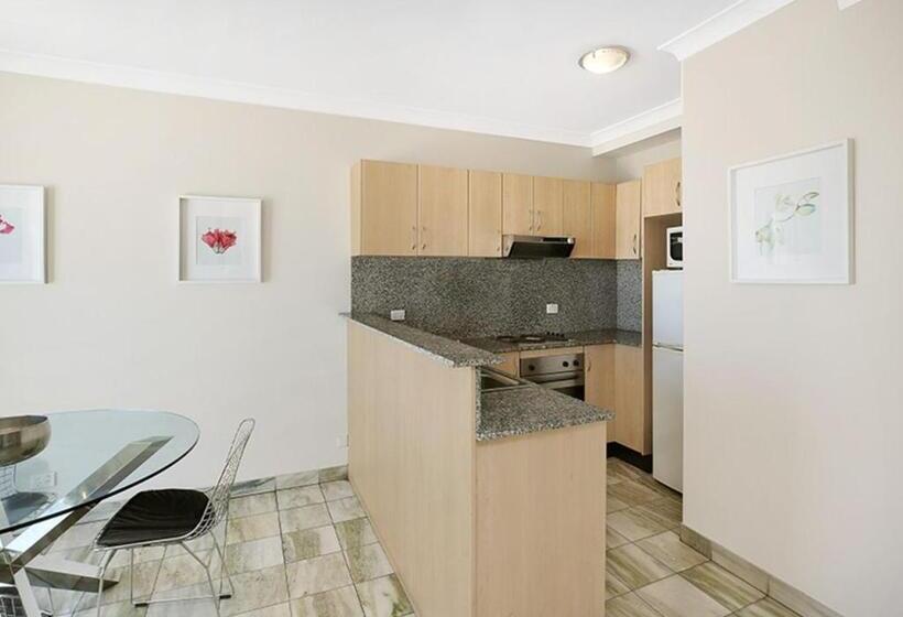 발코니가 있는 2 베드룸 아파트, Sydney Airport Suites