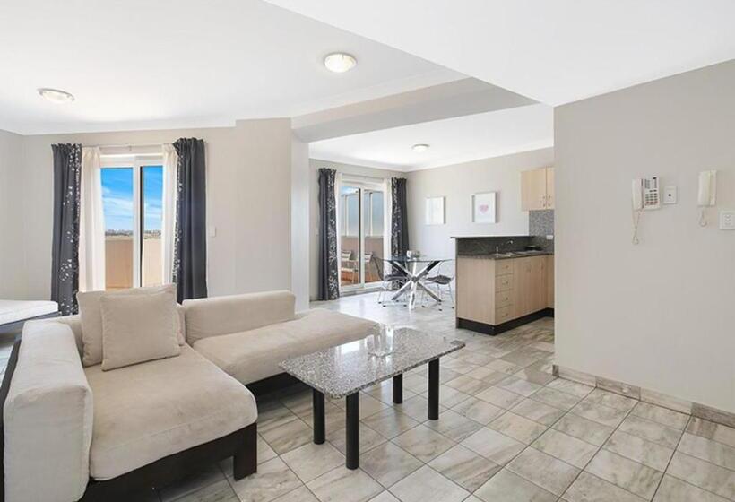 발코니가 있는 2 베드룸 아파트, Sydney Airport Suites