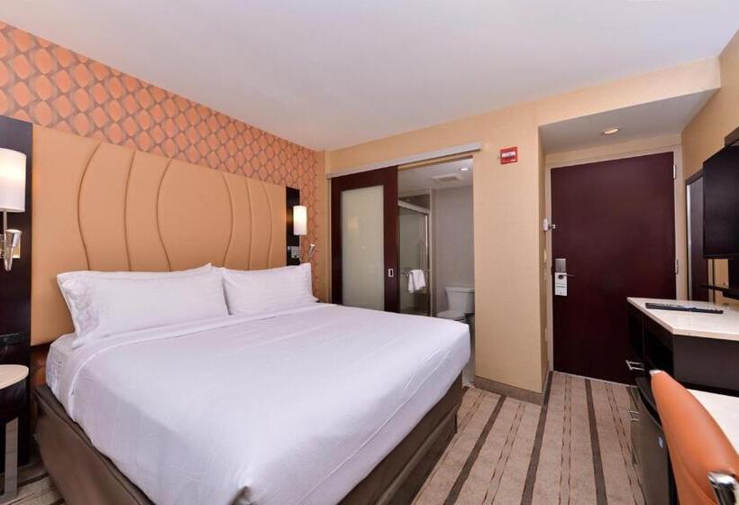 اتاق استاندارد با تخت بزرگ, Holiday Inn New York City   Times Square, An Ihg