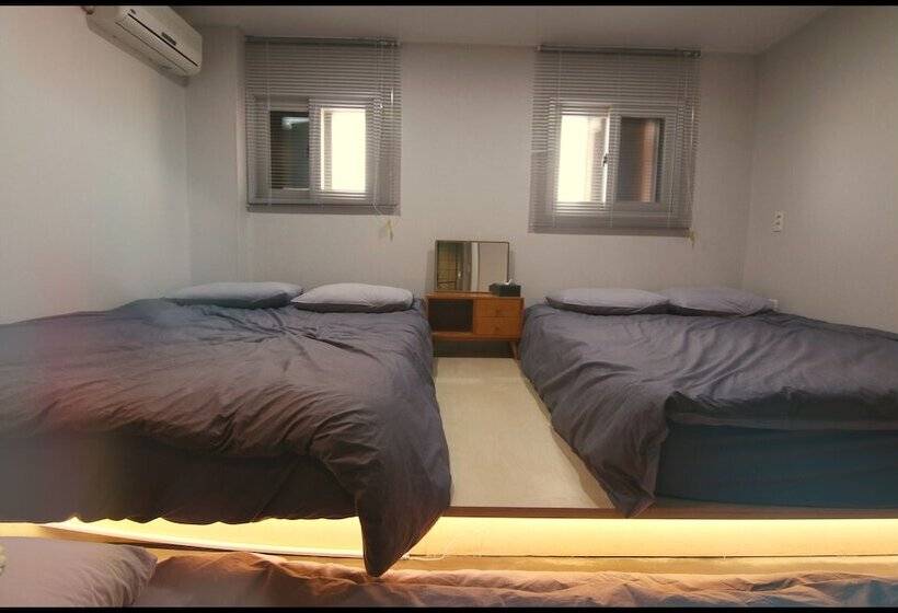 Quarto Familiar, 24 Guesthouse Sinchon