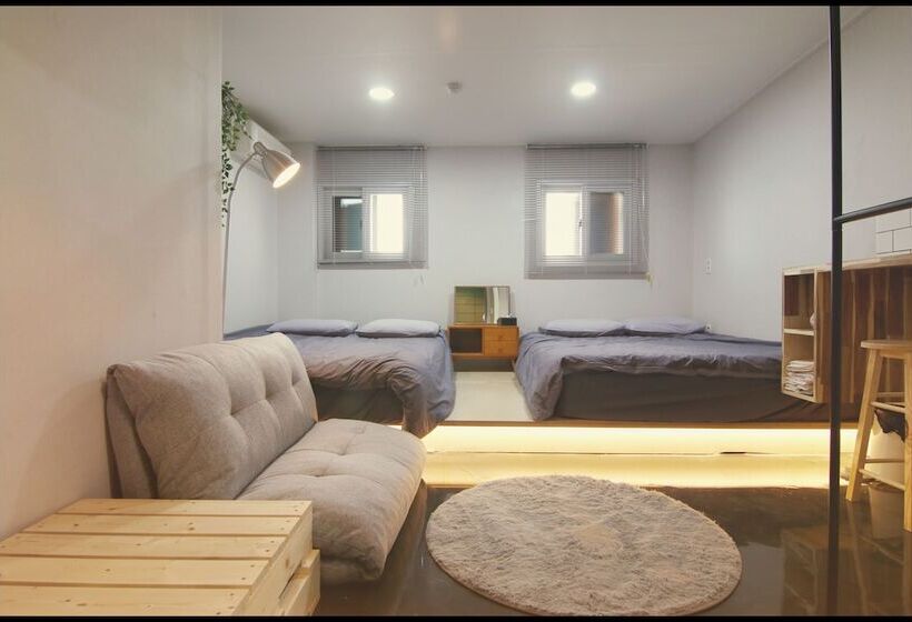 Quarto Familiar, 24 Guesthouse Sinchon