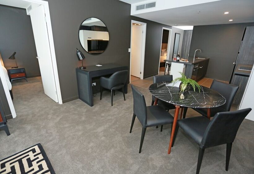 Апартаменты 2 Спальни, Alex Perry Hotel & Apartments