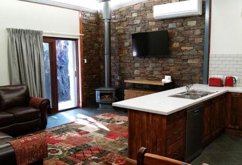 Президентский Люкс, Eagle Foundry Bed & Breakfast