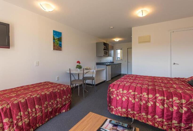 Студия Стандарт, Greens Motel