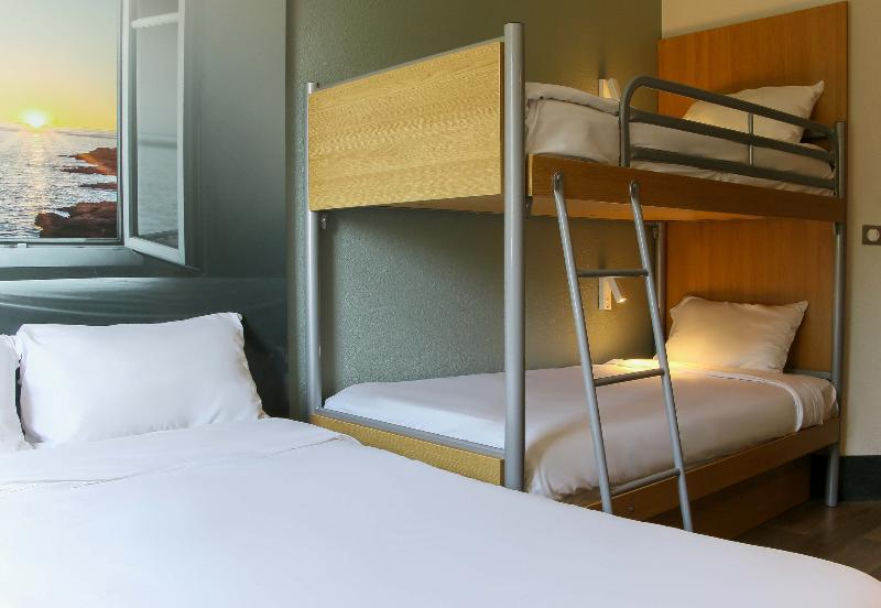 Четырехместный Номер Стандарт, B&b Hotel Fréjus Roquebrune Sur Argens