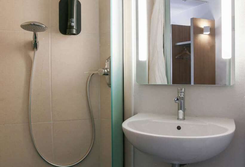 Четырехместный Номер Стандарт, B&b Hotel Fréjus Roquebrune Sur Argens