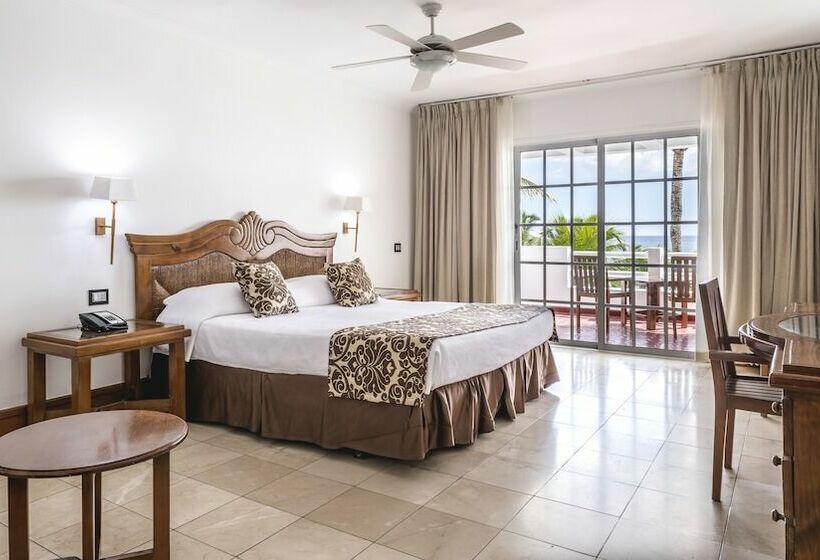 اتاق لوکس با چشم‌انداز دریا, Hamaca Beach