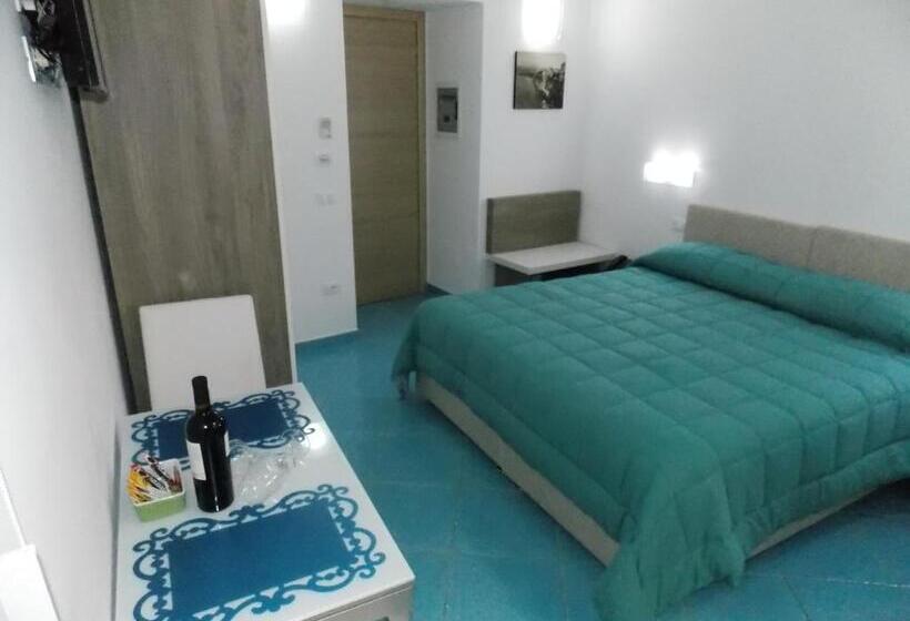 エコノミールーム, Sorrento Inn Funzionista