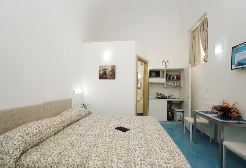 经济房, Sorrento Inn Funzionista