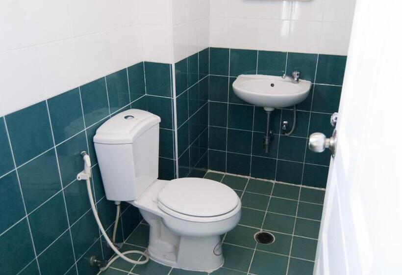 Quarto Triplo Estandar, Erawan House